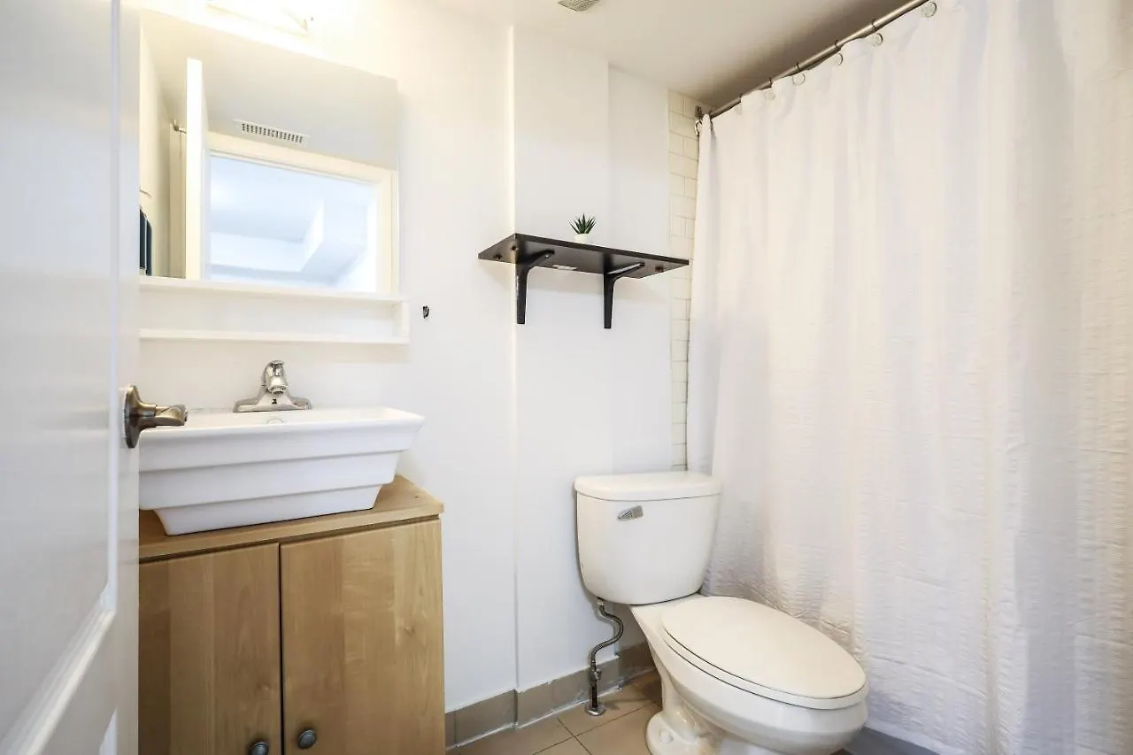 Апартаменты Kensington Boutique Suites Торонто Канада
