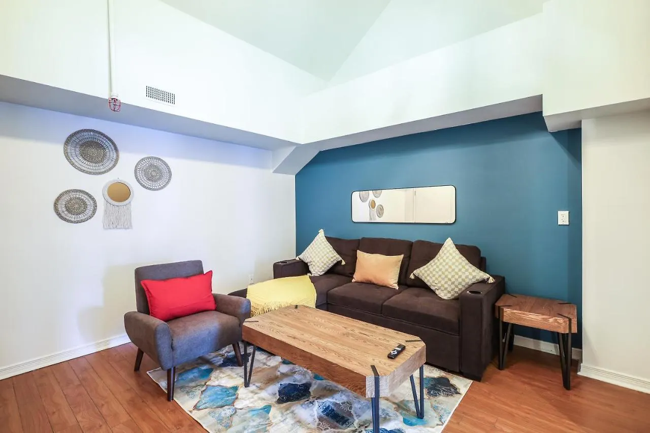 Kensington Boutique Suites Торонто Апартаменты